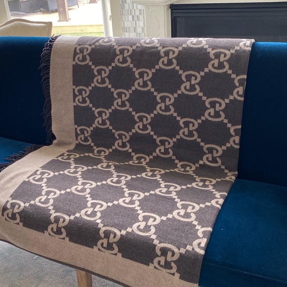 Gucci Blanket - Picture 3 of 3